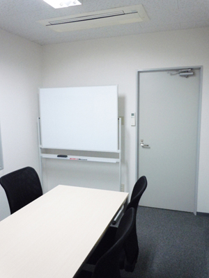 2021meetingroom1642.jpg