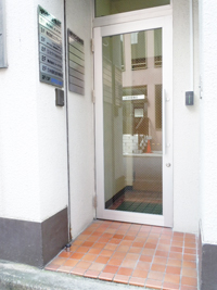 rentaloffice_entrance0983.jpg